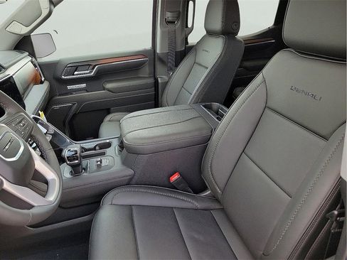 New 2026 GMC Sierra 1500 Denali w/ Denali Reserve Package image 14