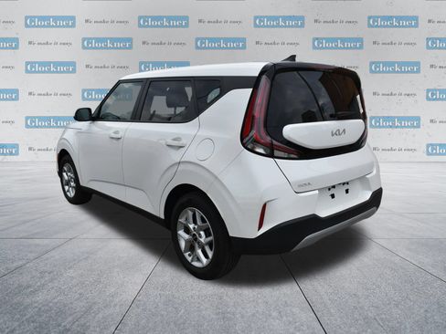 Used 2025 Kia Soul LX w/ LX Technology Package FWD image 17