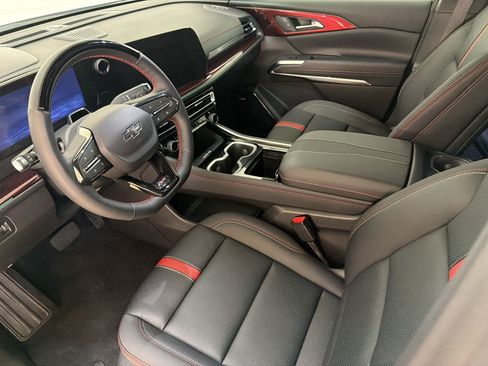 Used 2026 Chevrolet Traverse RS w/ LPO, Floor Liner Package AWD/4WD image 4