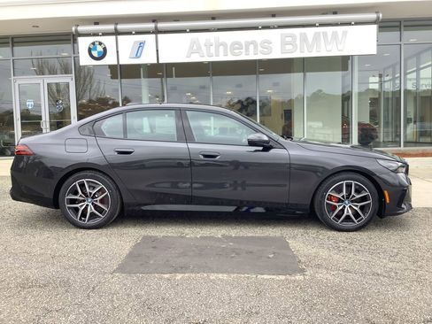 Used 2025 BMW i5 eDrive40i w/ M Sport Package image 9