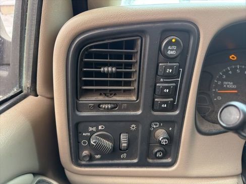Used 2003 Chevrolet Suburban LT w/ LT Preferred Equipment Group image 14