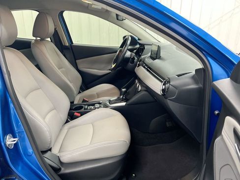 Used 2019 Toyota Yaris XLE FWD image 21