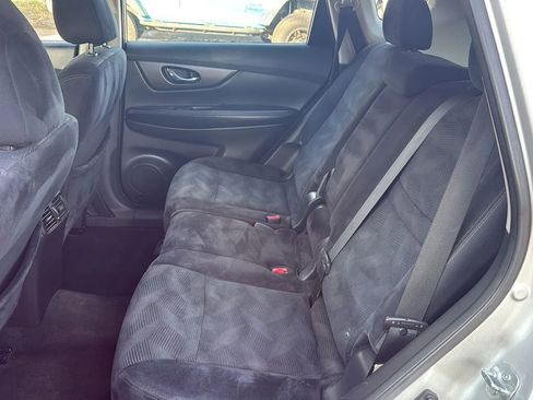 Used 2015 Nissan Rogue S image 17