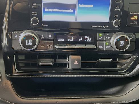 Used 2022 Toyota Highlander XSE image 26