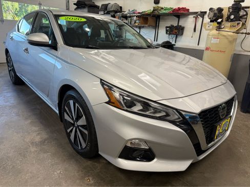 Used 2020 Nissan Altima 2.5 SL AWD/4WD image 3