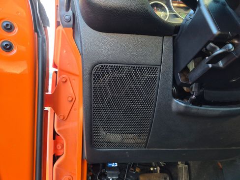 Used 2013 Jeep Wrangler Unlimited Sahara w/ Connectivity Group AWD/4WD image 15
