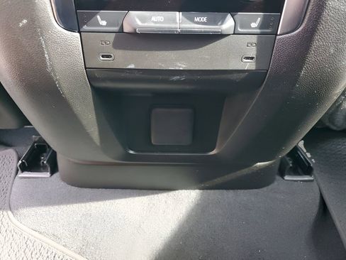 Used 2025 GMC Yukon Denali image 22