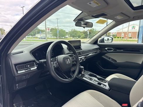 Used 2022 Honda Civic EX image 9