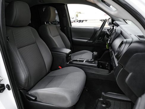 Used 2022 Toyota Tacoma SR image 36