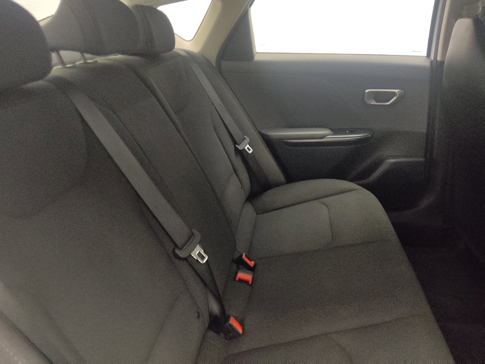 Used 2025 Kia K4 FWD image 19