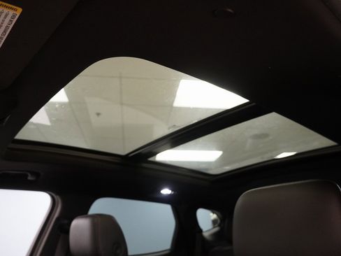 Used 2021 Chevrolet Blazer RS w/ Enhanced Convenience Package image 4