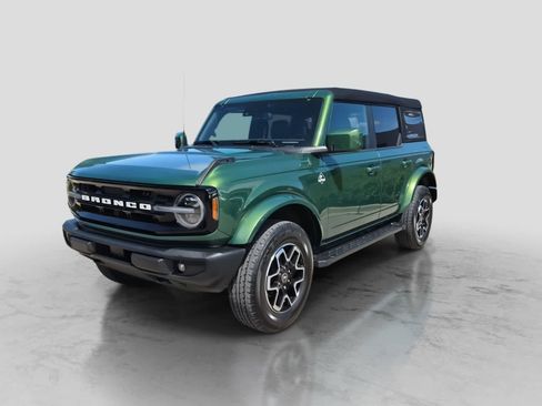 Used 2024 Ford Bronco Outer Banks AWD/4WD image 4