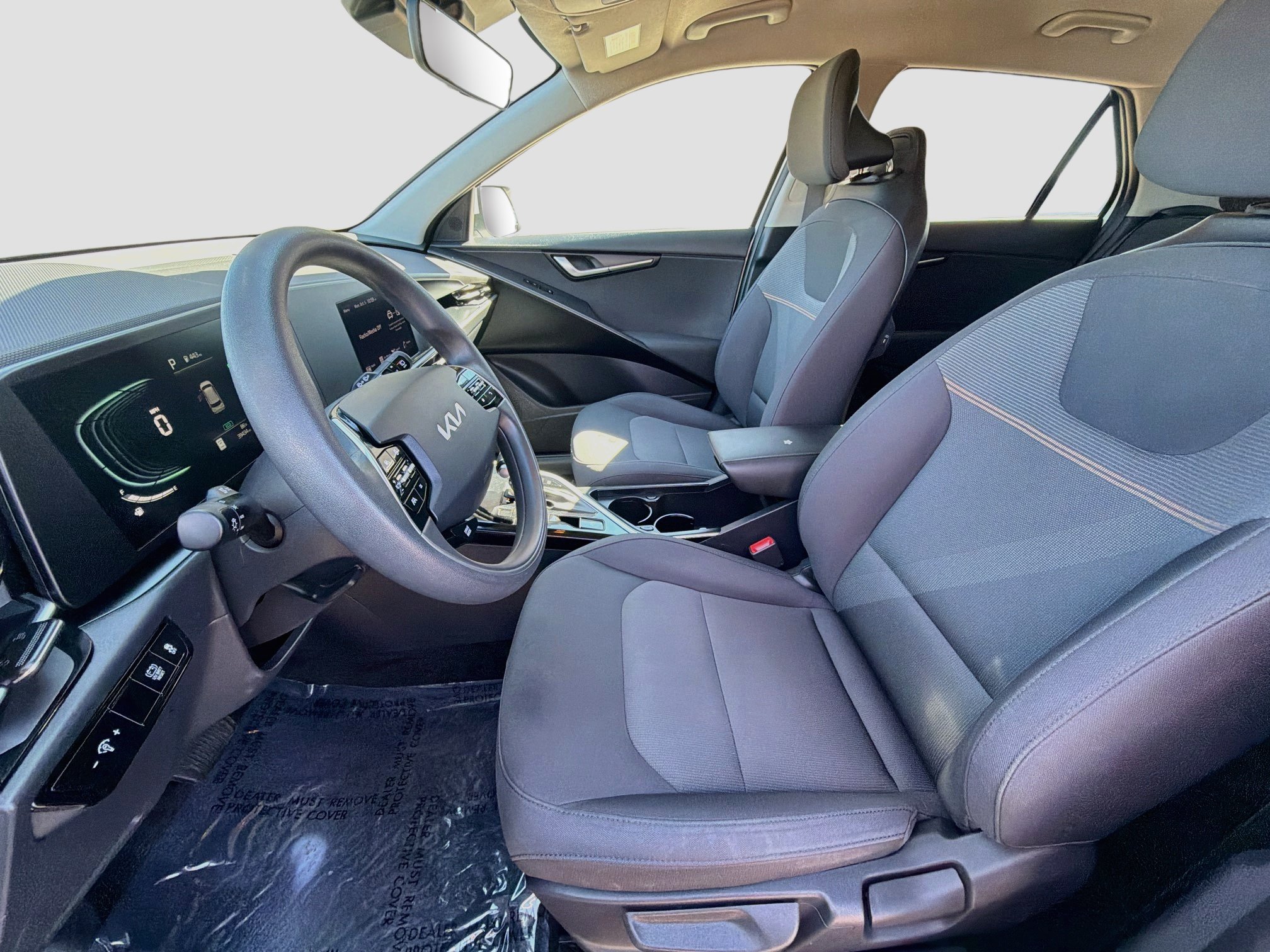 Used 2025 Kia Niro LX FWD image 13