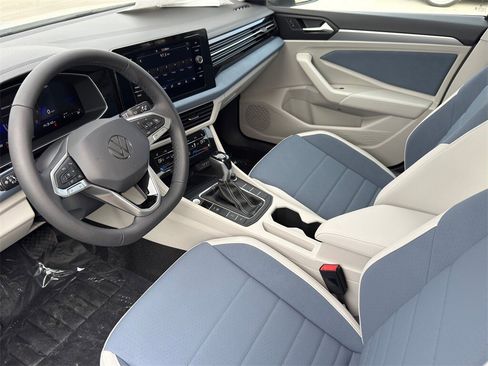 New 2026 Volkswagen Jetta SE image 9