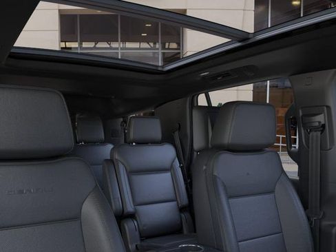 New 2026 GMC Yukon Denali w/ Denali Reserve Package AWD/4WD image 24