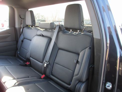 New 2026 GMC Sierra 1500 SLT w/ SLT Convenience Package image 12