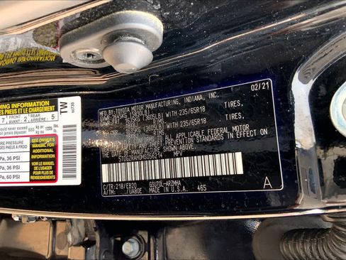 Used 2021 Toyota Highlander XLE FWD image 33