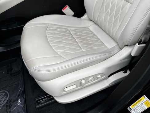 Used 2023 Buick Enclave Avenir w/ Avenir Technology Package image 21