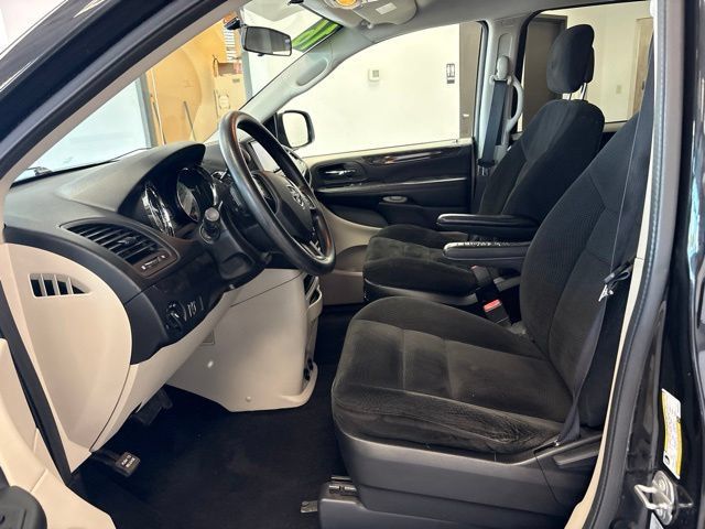Used 2016 Dodge Grand Caravan SE w/ Quick Order Package 29E SE FWD image 14