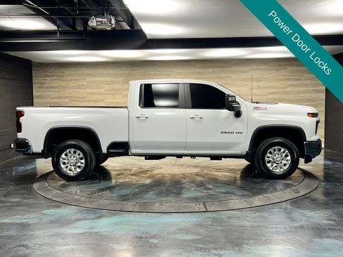 Used 2025 Chevrolet Silverado 2500 LT AWD/4WD image 24