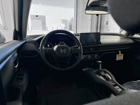 Used 2025 Honda HR-V LX image 14