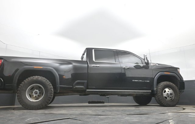 Used 2023 GMC Sierra 3500 Denali w/ Denali Ultimate Package AWD/4WD image 38