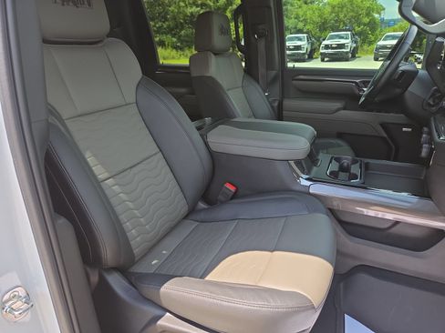 Used 2024 Chevrolet Silverado 2500 ZR2 w/ ZR2 Bison Edition AWD/4WD image 28