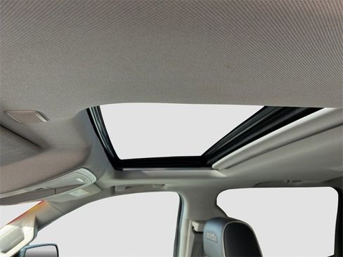 Used 2018 Chevrolet Silverado 1500 High Country image 24