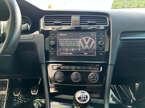 Used 2019 Volkswagen GTI SE image 23