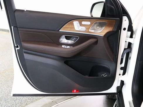 Used 2022 Mercedes-Benz GLS 580 GLS 580 image 23