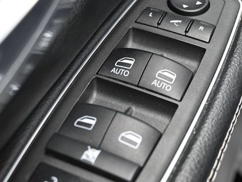 Used 2022 RAM 1500 Laramie RWD image 15