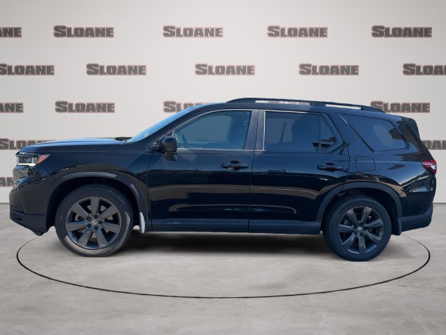 Used 2025 Honda Pilot Sport image 2