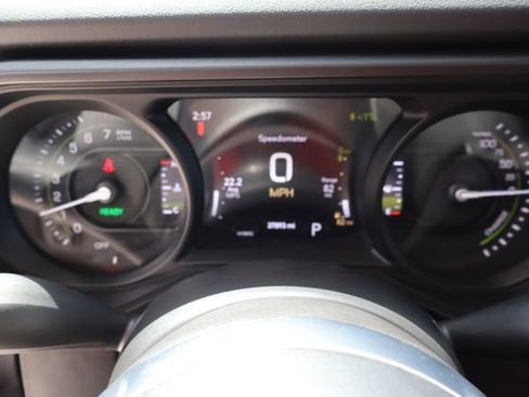 Used 2024 Jeep Wrangler Unlimited Sahara AWD/4WD image 41