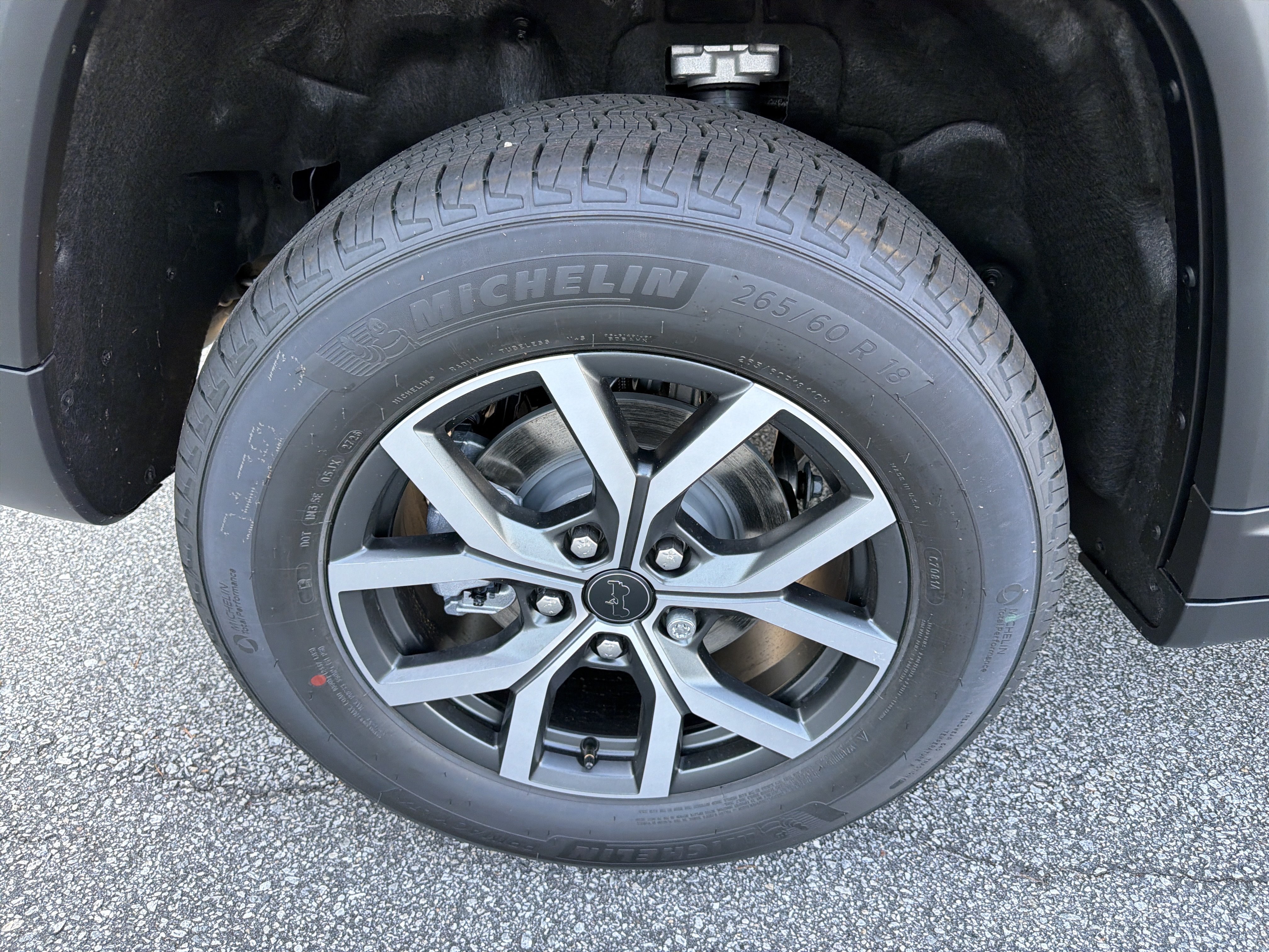 New 2027 Jeep Grand Cherokee Laredo X RWD image 16