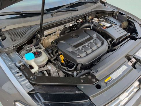 Used 2020 Volkswagen Tiguan S image 36