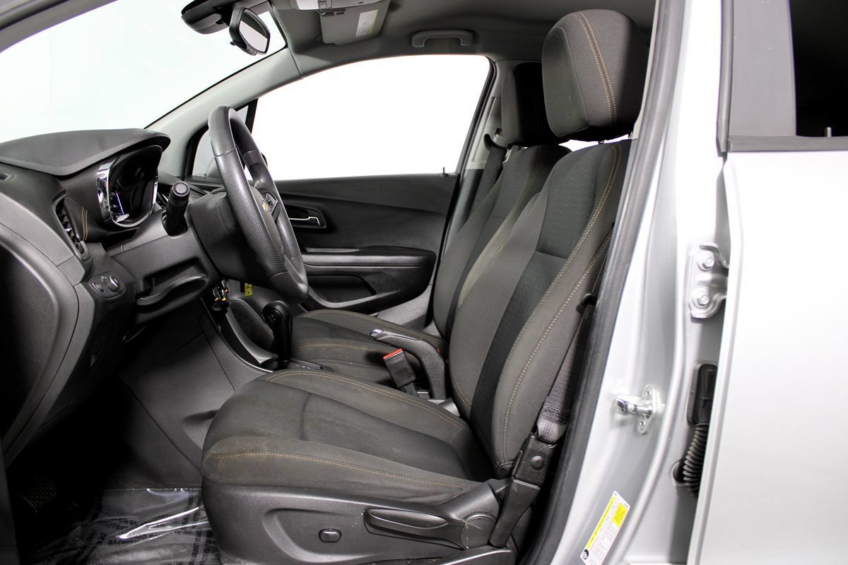 Used 2018 Chevrolet Trax LS FWD image 7