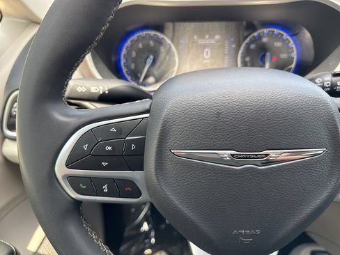 Used 2023 Chrysler Voyager LX FWD image 29