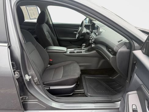 Used 2024 Nissan Sentra SV FWD image 18