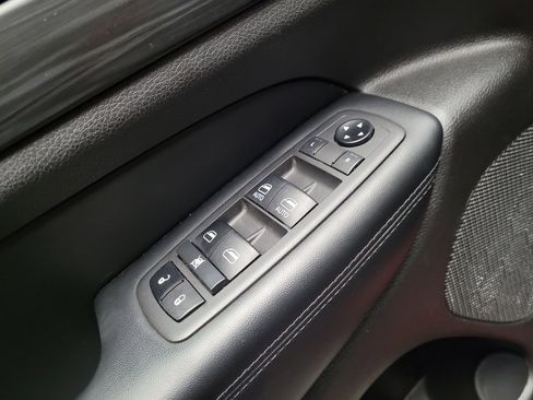 Used 2021 Jeep Grand Cherokee Laredo X RWD image 27