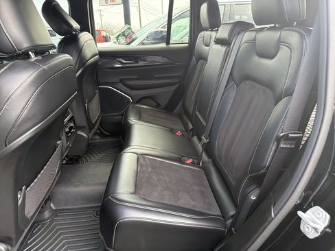 Certified 2022 Jeep Grand Cherokee Altitude AWD/4WD image 11