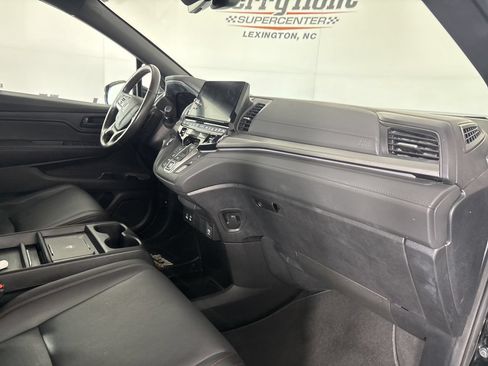 Used 2025 Honda Odyssey Sport-L image 30