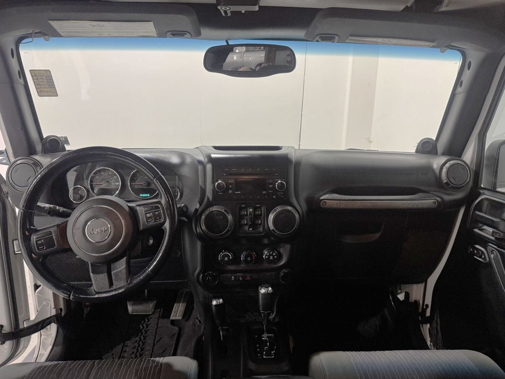 Used 2012 Jeep Wrangler Unlimited Sport AWD/4WD image 2