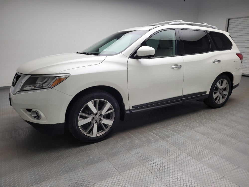 Used 2015 Nissan Pathfinder Platinum w/ Cargo Package FWD image 2