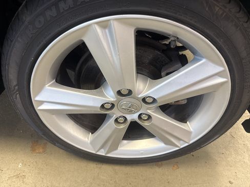 Used 2010 Toyota Matrix S FWD image 32