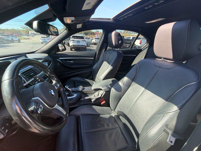 Used 2018 BMW 340i Sedan w/ Executive Package RWD image 10