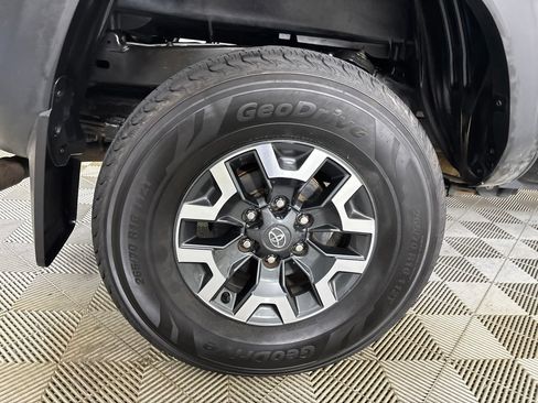 Used 2023 Toyota Tacoma TRD Off-Road AWD/4WD image 33