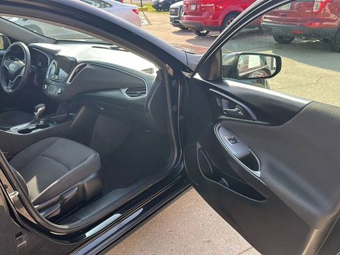 Used 2022 Chevrolet Malibu LT image 17