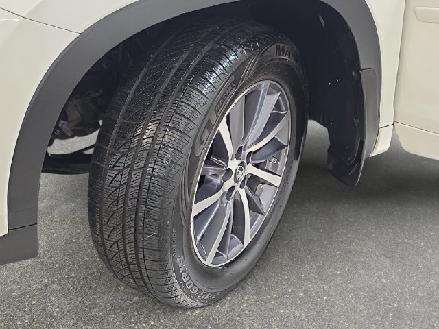 Used 2018 Toyota Highlander XLE AWD/4WD image 32