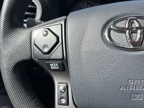 Used 2019 Toyota Tacoma TRD Off-Road image 18