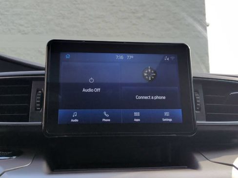Used 2022 Ford Explorer XLT w/ Equipment Group 202A AWD/4WD image 20